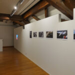 Ausstellungsansicht "30 Glückskekse", Dachgeschoss Ost